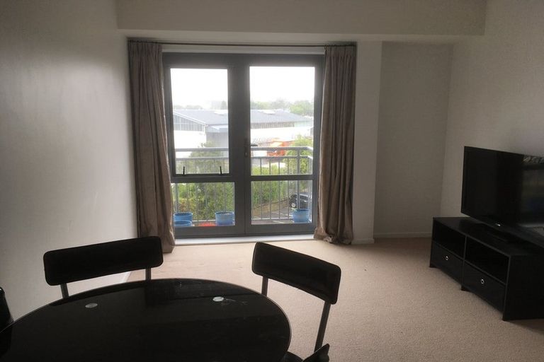 Photo of property in 3k/10 Crown Lynn Place, New Lynn, Auckland, 0600