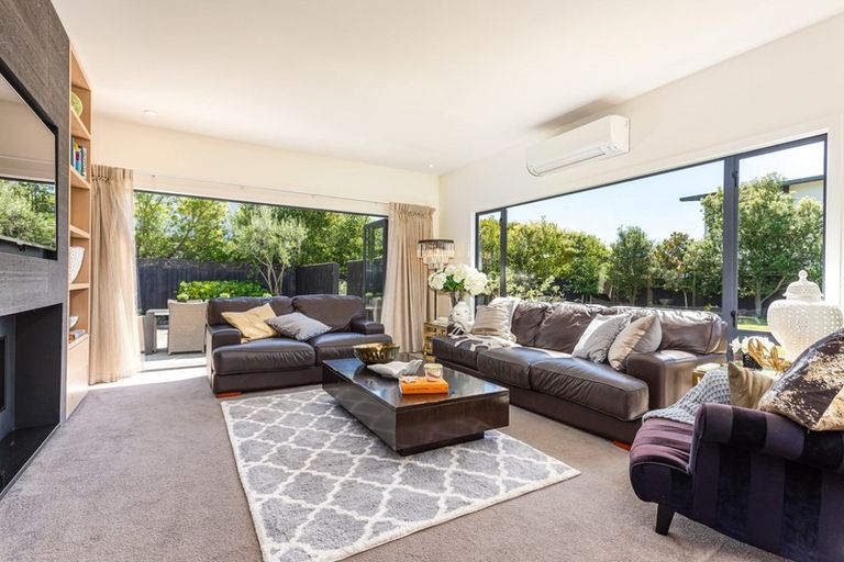 Photo of property in 8 Carnaby Close, St Albans, Christchurch, 8052