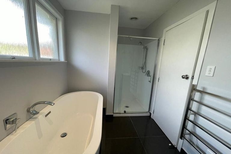 Photo of property in 26 Crompton Road, Massey, Auckland, 0614