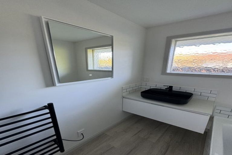 Photo of property in 2/32 Mona Vale Avenue, Riccarton, Christchurch, 8011