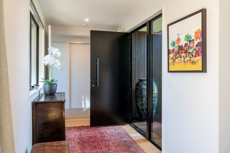 Photo of property in 38 Mount Nicholas Avenue, Wanaka, 9305