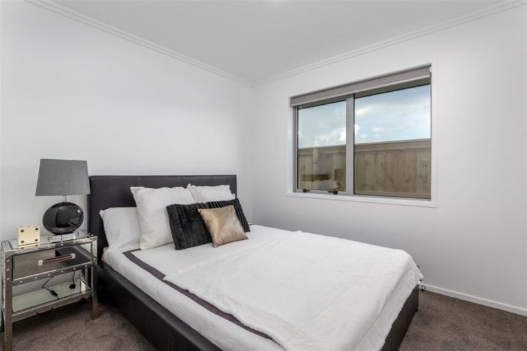 Photo of property in 19 Papa Orchard Drive, Kumeu, 0810
