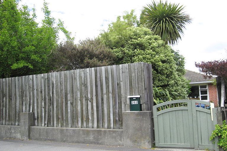 Photo of property in 2/262 Ilam Road, Burnside, Christchurch, 8053