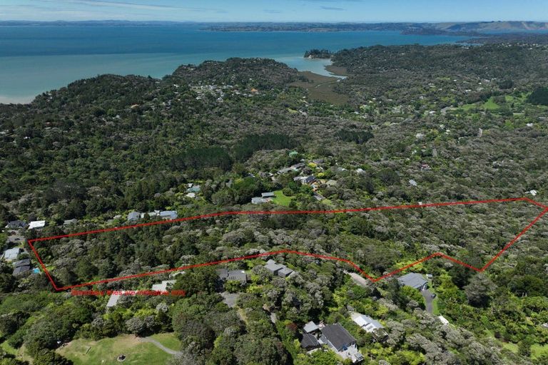 Photo of property in 14 Scenic Drive, Titirangi, Auckland, 0604