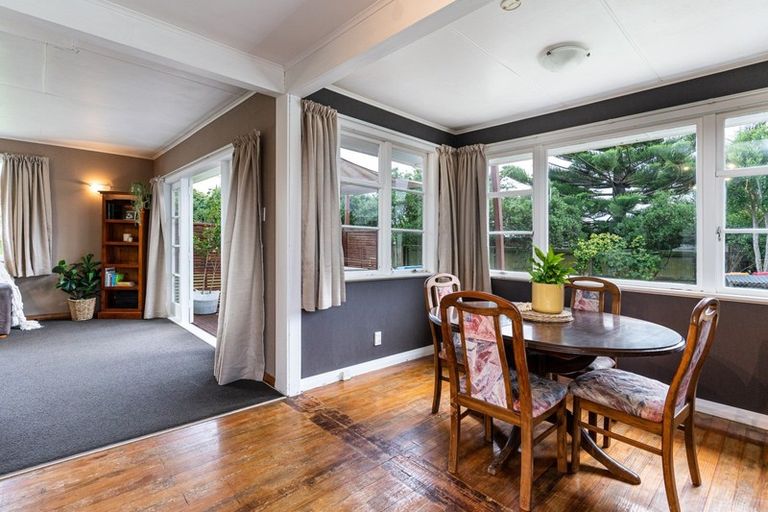 Photo of property in 3 Woburn Place, Takaro, Palmerston North, 4412