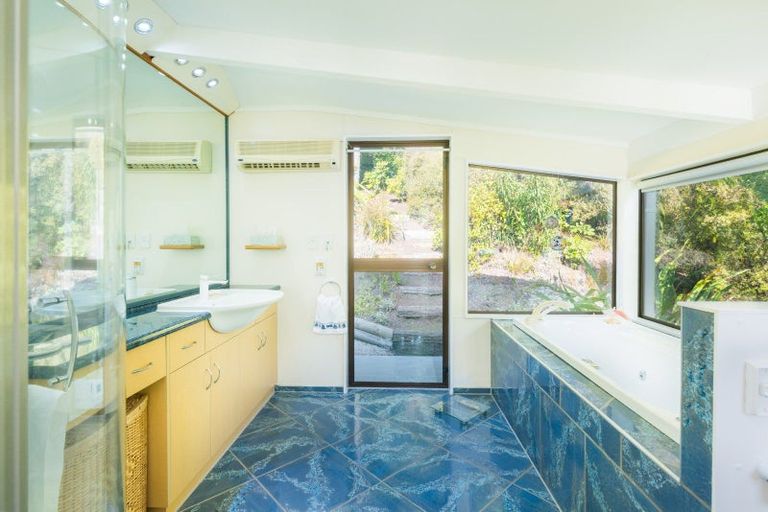 Photo of property in 259 Queen Charlotte Drive, Havelock, 7281