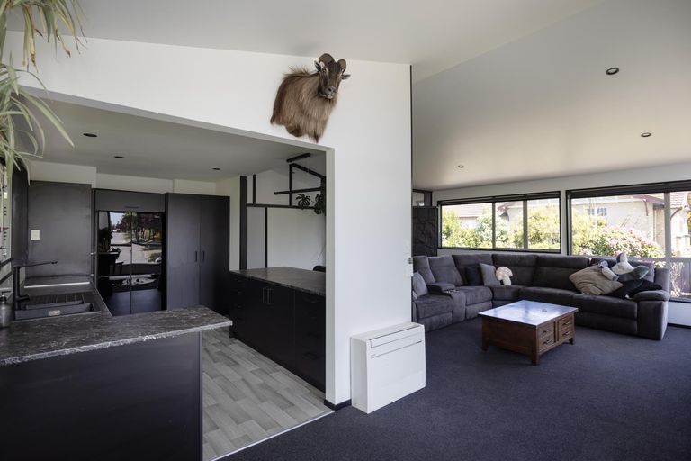 Photo of property in 124 Perth Street, Holmes Hill, Oamaru, 9401