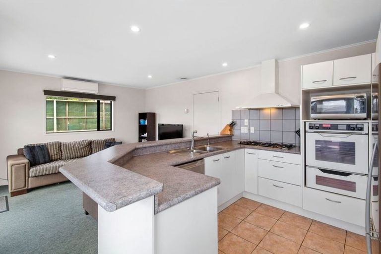 Photo of property in 16 Bathgate Street, Johnsonville, Wellington, 6037