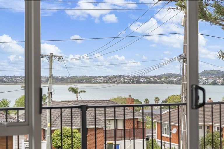 Photo of property in 2/104 Sylvan Avenue, Northcote, Auckland, 0627
