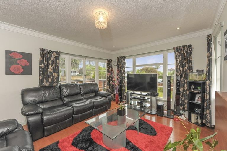 Photo of property in 124 Portage Road, New Lynn, Auckland, 0600