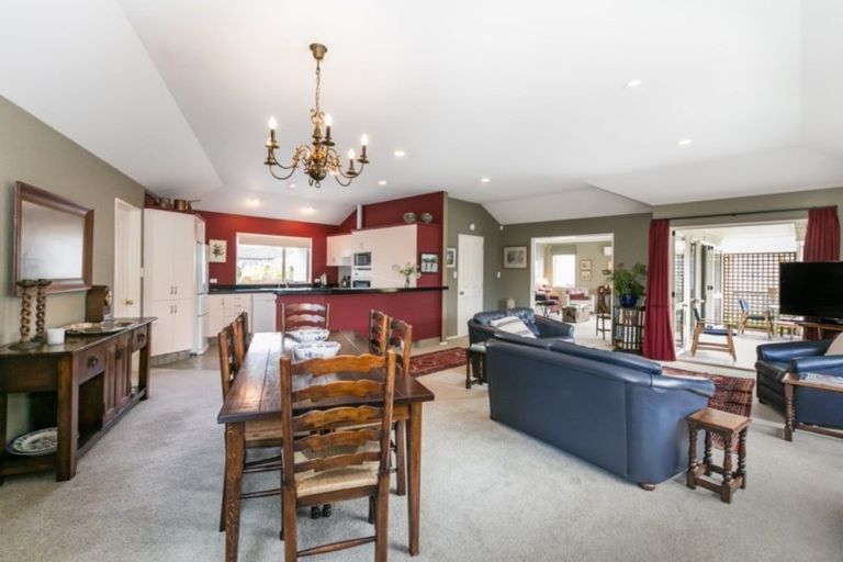 Photo of property in 22 Kensington Drive, Taradale, Napier, 4112