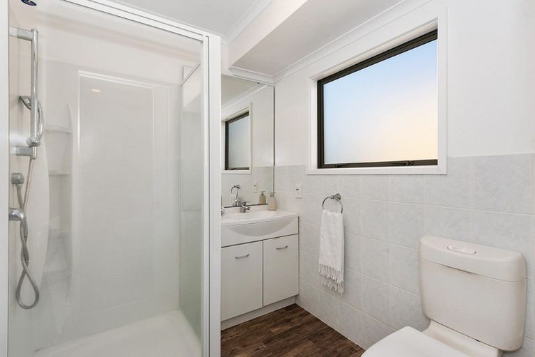 Photo of property in 16 Glenburn Place, Nawton, Hamilton, 3200