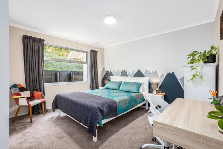 Photo of property in 1 Lindis Lane, Kelson, Lower Hutt, 5010