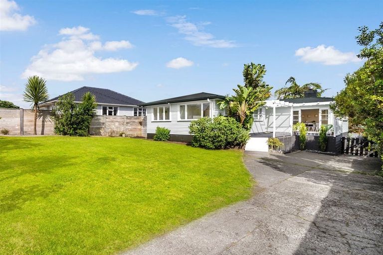 Photo of property in 119 Matipo Road, Te Atatu Peninsula, Auckland, 0610