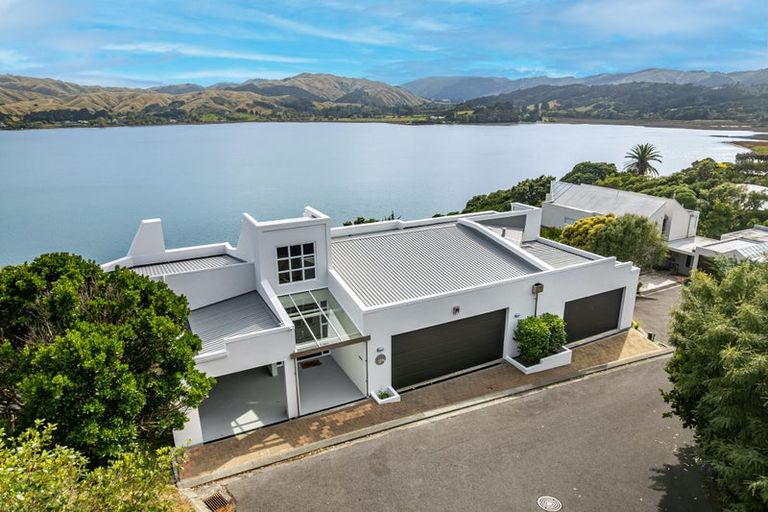 Photo of property in 28 Molyneux Close, Whitby, Porirua, 5024