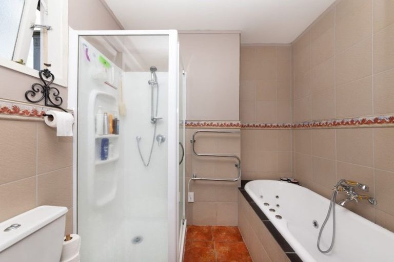 Photo of property in 1/18 Glenvar Road, Torbay, Auckland, 0630