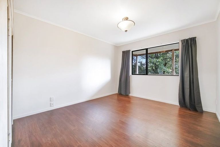 Photo of property in 18 Pinotage Place, Huapai, Kumeu, 0810