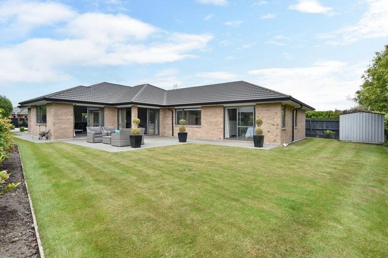 Photo of property in 3 Orewa Close, Parklands, Christchurch, 8083