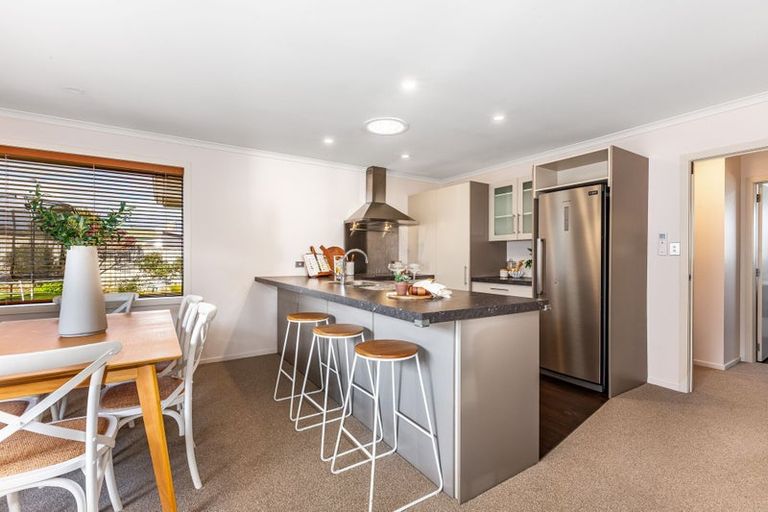 Photo of property in 5 Paparoa Crescent, Aotea, Porirua, 5024