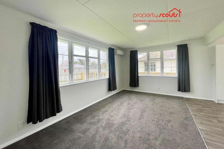 Photo of property in 21 Miro Street, Merrilands, New Plymouth, 4312