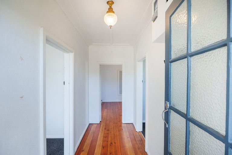 Photo of property in 23 Ross Street, Marton, 4710