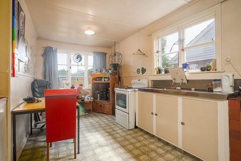 Photo of property in 30 Avro Crescent, Hornby, Christchurch, 8042