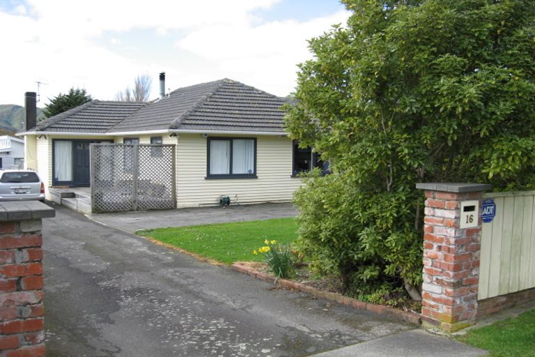 Photo of property in 16 Karaka Street, Wainuiomata, Lower Hutt, 5014