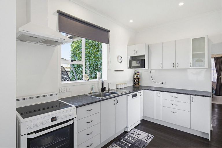 Photo of property in 38 Princes Street, Levin, 5510
