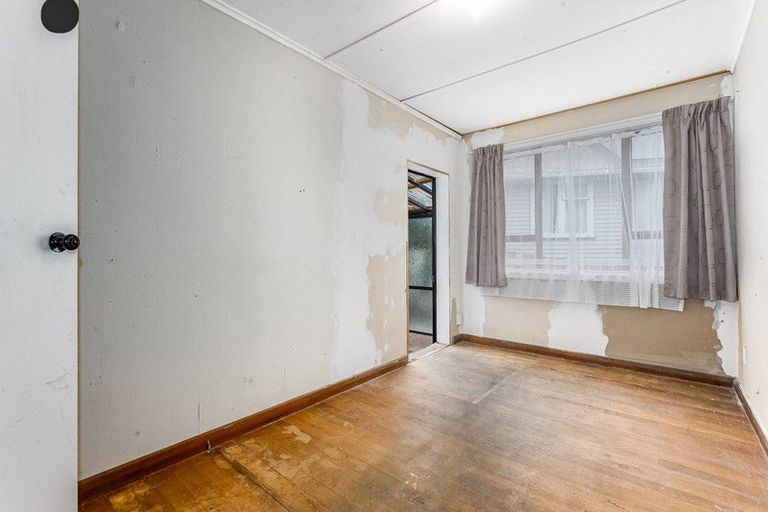 Photo of property in 15 Maher Place, Ranui, Porirua, 5024