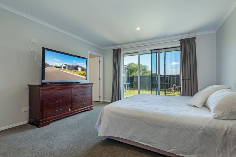 Photo of property in 20 Pegasus Place, Kelvin Grove, Palmerston North, 4414