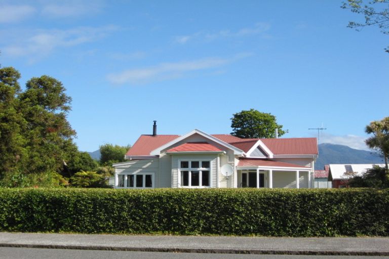 Photo of property in 26 Brougham Street, Westport, 7825