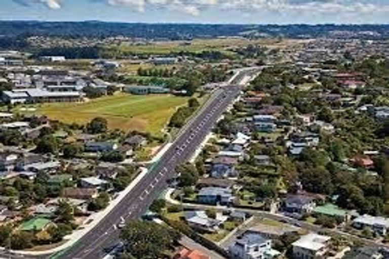 Photo of property in 288 East Coast Road, Forrest Hill, Auckland, 0620