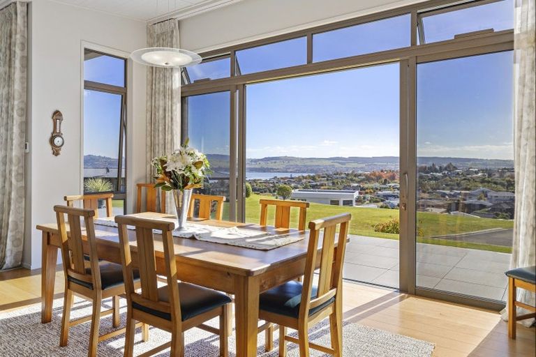 Photo of property in 7 Azalea Lane, Waipahihi, Taupo, 3330
