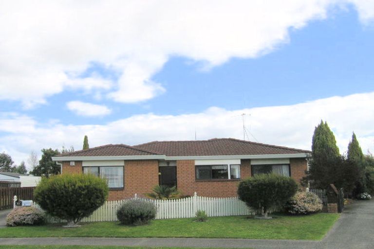 Photo of property in 2/8 Inverell Place, Mount Maunganui, 3116