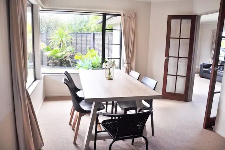Photo of property in 12 Kalmore Place, Flat Bush, Auckland, 2016
