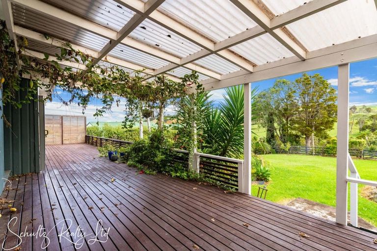 Photo of property in 9 Whaka Street, Maungaturoto, 0520