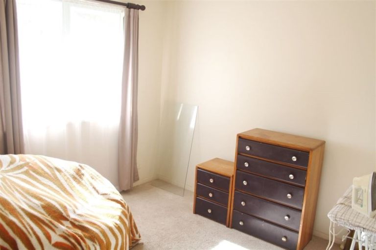 Photo of property in 100a Lincoln Park Avenue, Massey, Auckland, 0614