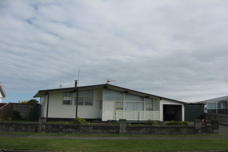 Photo of property in 44 Lee Street, Castlecliff, Whanganui, 4501