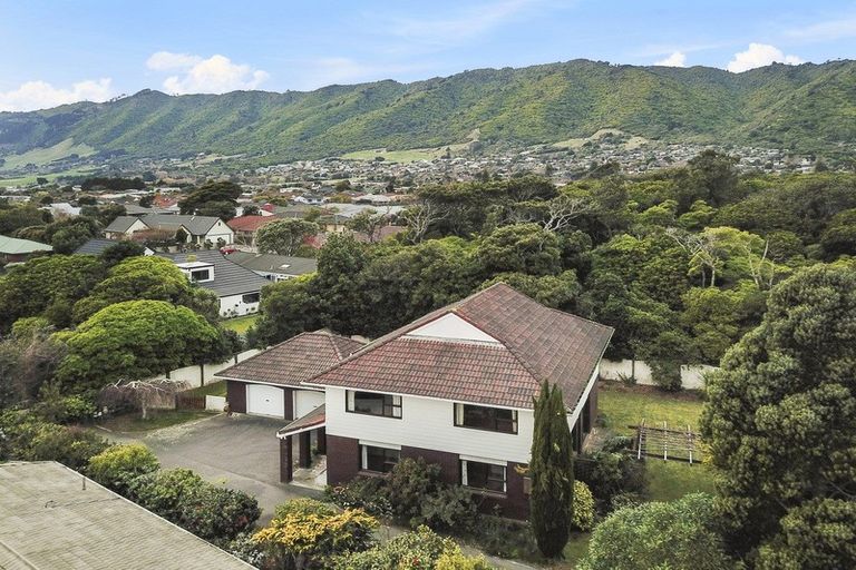 Photo of property in 38 Kanawa Street, Waikanae, 5036