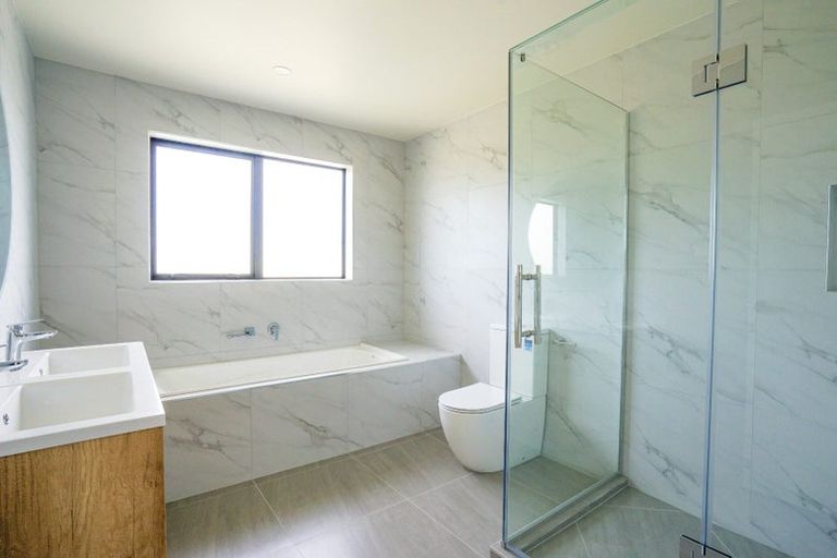 Photo of property in 18a Domain Road, Weymouth, Auckland, 2103