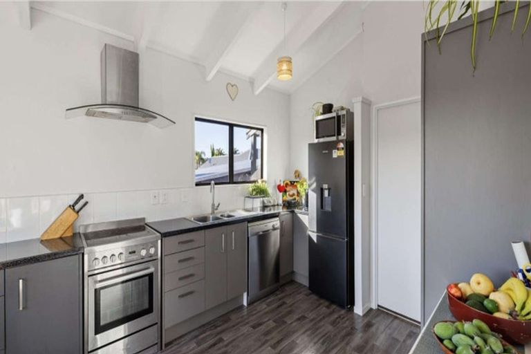 Photo of property in 2/56 Heron Avenue East, Matua, Tauranga, 3110
