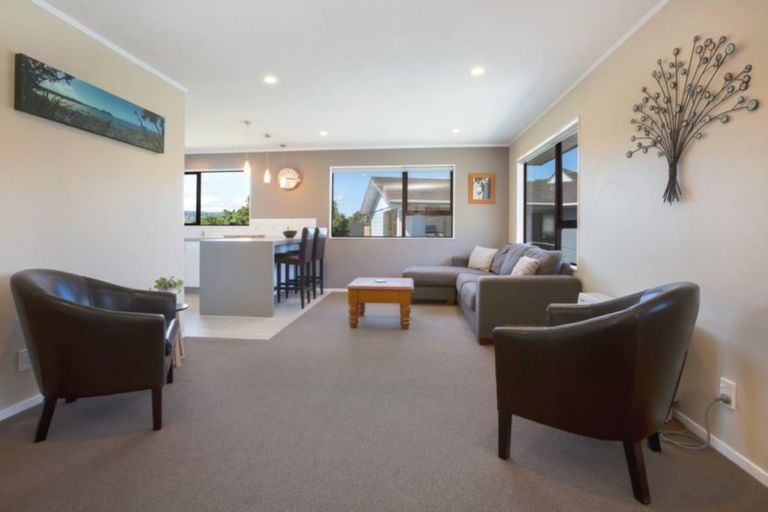 Photo of property in 9 Longitude Place, Whitby, Porirua, 5024