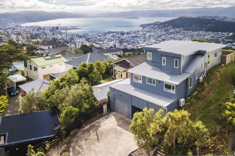 Photo of property in 91 Karepa Street, Brooklyn, Wellington, 6021