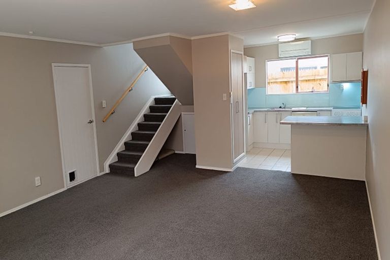 Photo of property in 2/772 Beach Road, Browns Bay, Auckland, 0630