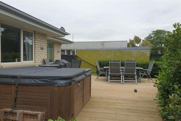 Photo of property in 6 Ruddenklau Lane, Bishopdale, Christchurch, 8053
