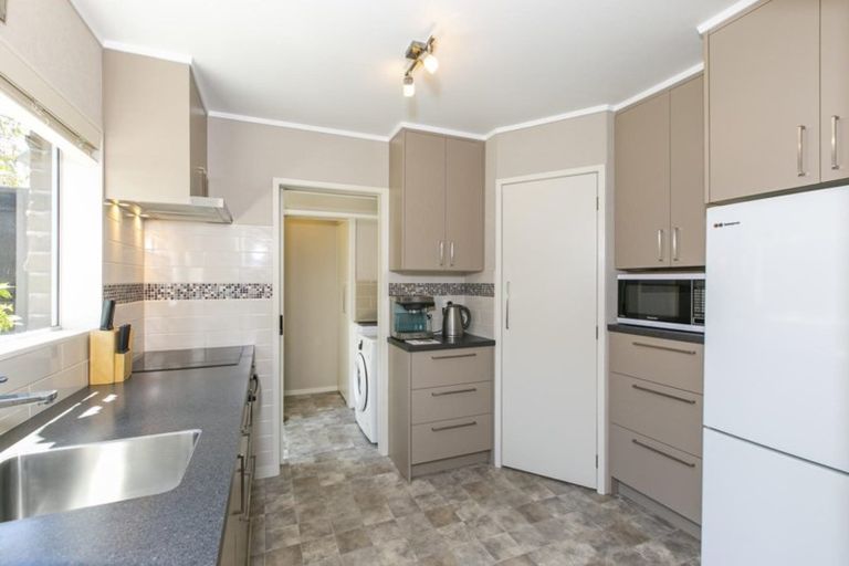 Photo of property in 104 Manhattan Heights, Glendene, Auckland, 0602