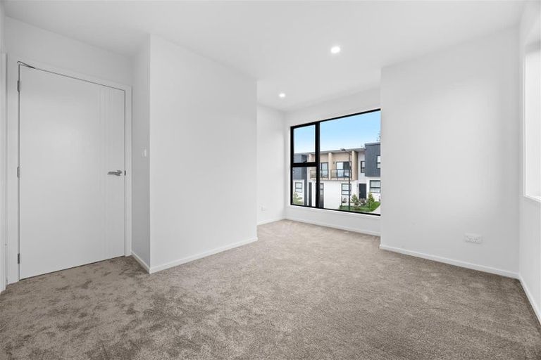 Photo of property in 37 Paina Crescent, Massey, Auckland, 0614