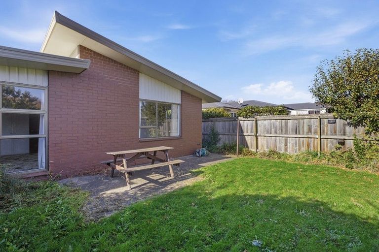 Photo of property in 2/31 Waimairi Road, Upper Riccarton, Christchurch, 8041