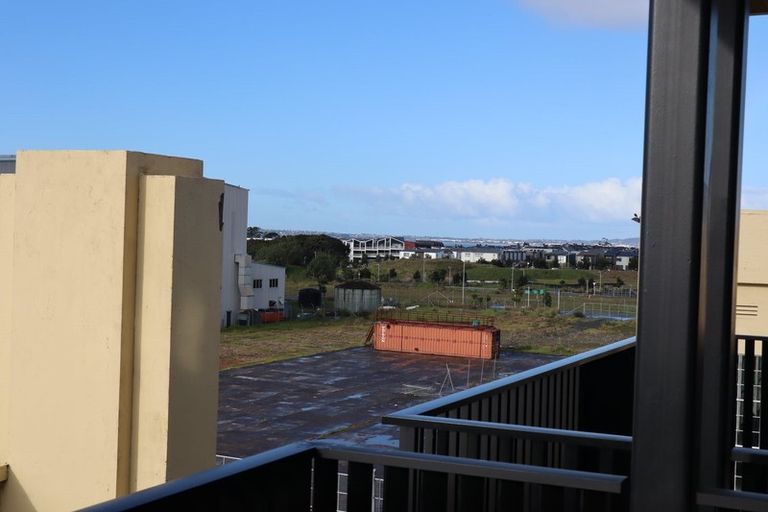 Photo of property in 404/2 Launch Road, Hobsonville, Auckland, 0616