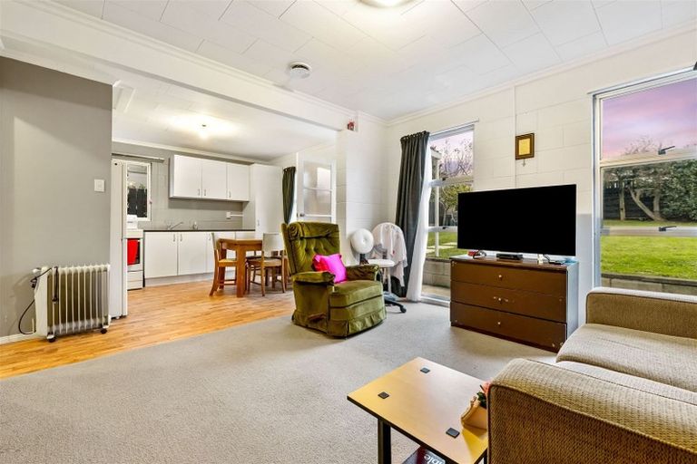 Photo of property in 22 Realm Place, Massey, Auckland, 0614
